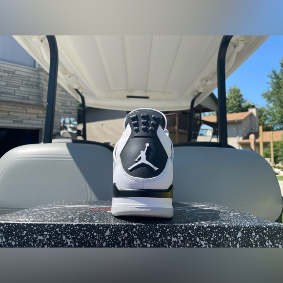 Nike Air Jordan 4 Retro Military Black - Picture 4 of 6